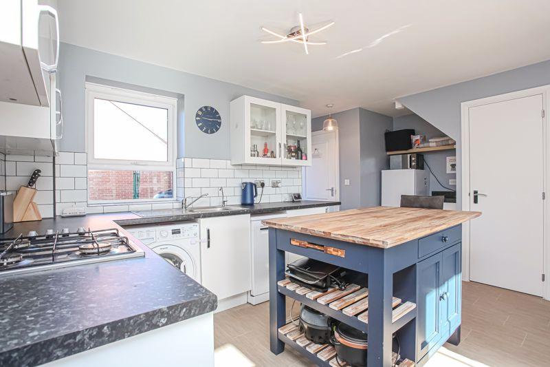 Longford Park Road, Bodicote, Banbury 3 bed detached house £330,000