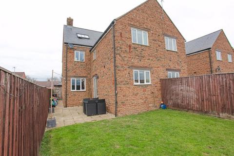 4 bedroom terraced house for sale, Pinson Close, Little Bourton - Deceptively spacious property