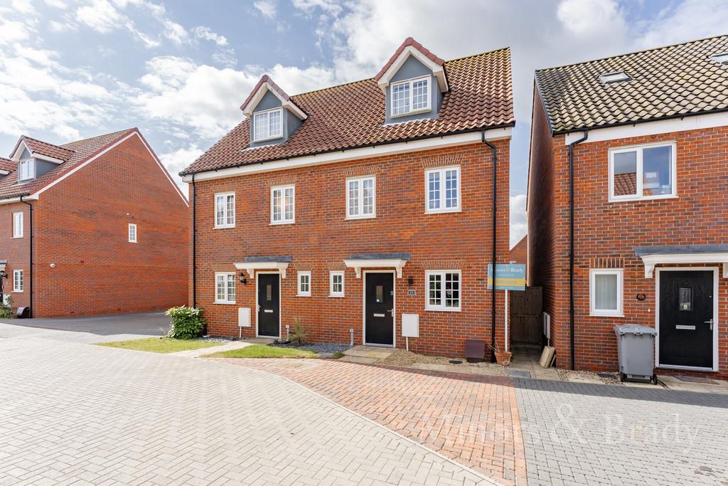 Gunns Close, Blofield 3 bed semidetached house for sale £280,000