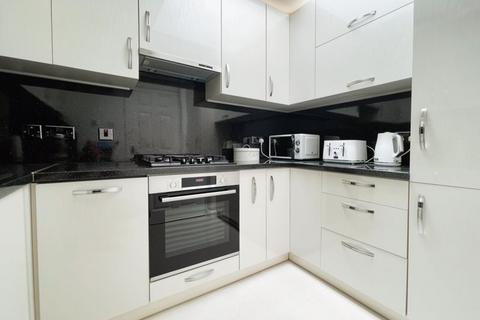 37a Bartholomew Way, Horsham, RH12 5JL