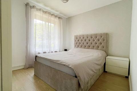 37a Bartholomew Way, Horsham, RH12 5JL