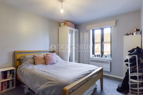 1 bedroom apartment for sale, Peridot Street, London