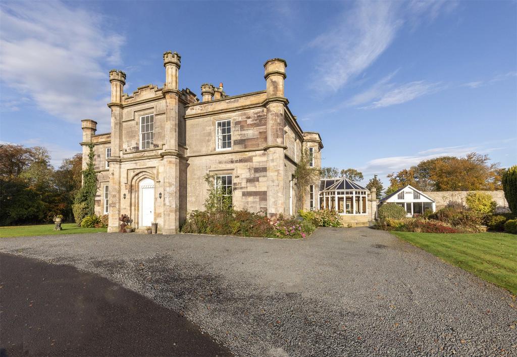 Tour House, Kilmarnock Road, Kilmaurs, Ayrshire, KA3 6 bed house for