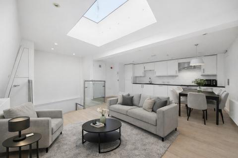 1 bedroom apartment to rent, Catherine Street, London, WC2B
