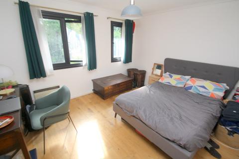 20 Aspen Close, Staines-upon-thames, TW18 4SW