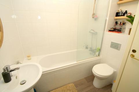 20 Aspen Close, Staines-upon-thames, TW18 4SW