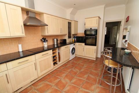 5 The Glade, West Wickham, BR4 9LH