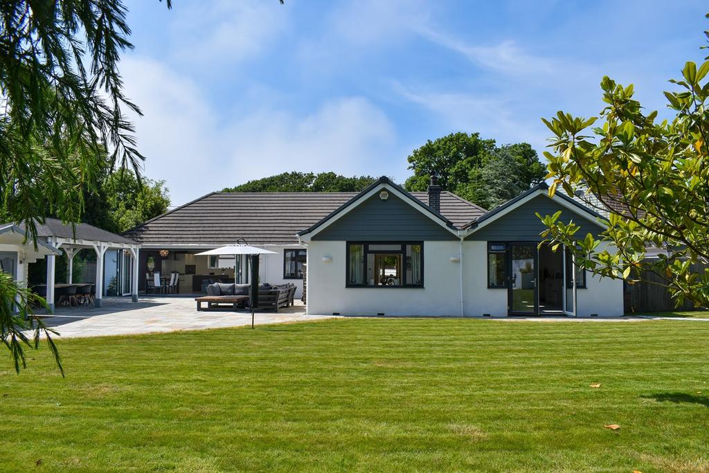 Downton Lane, Downton, Lymington, SO41 3 bed bungalow for sale £1,250,000