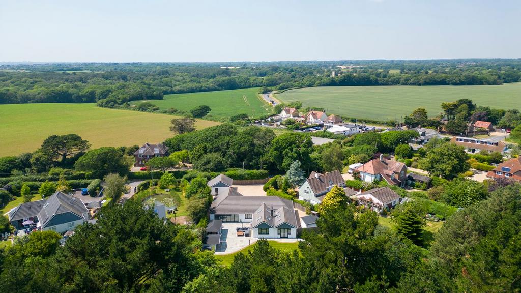 Downton Lane, Downton, Lymington, SO41 3 bed bungalow for sale £1,250,000