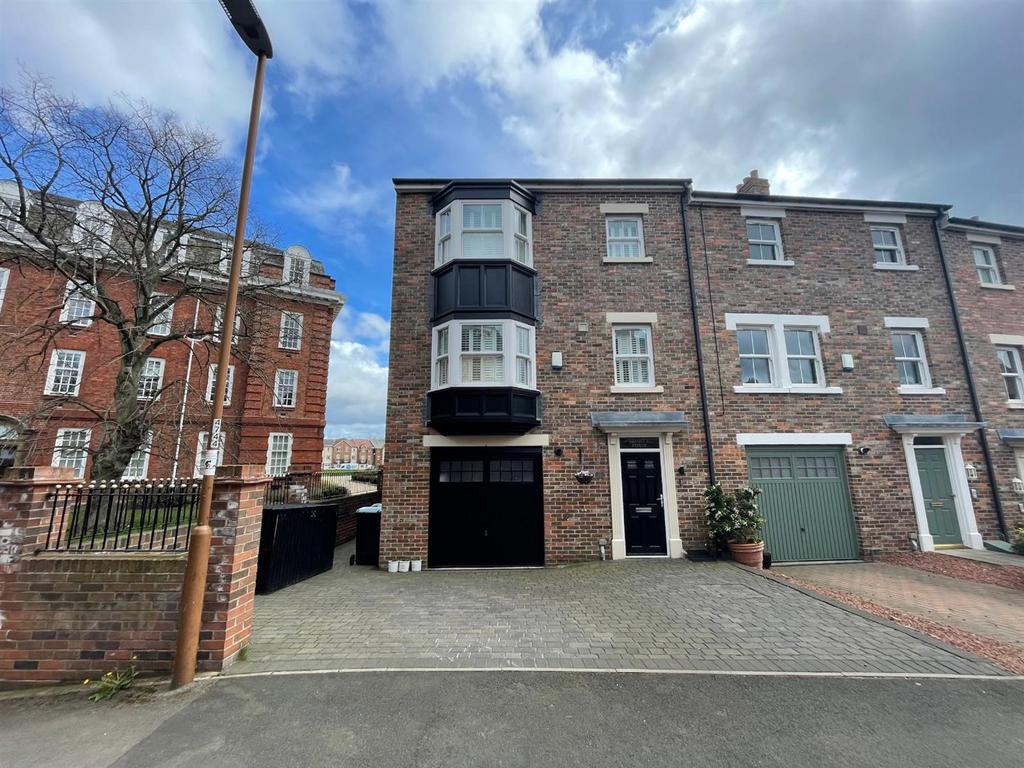 Dalton Crescent, Durham 5 bed townhouse £1,995 pcm (£460 pw)