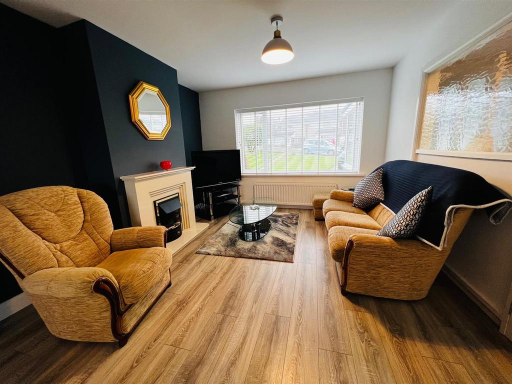 Bainbridge Holme Road, Sunderland 4 bed semidetached house £1,250