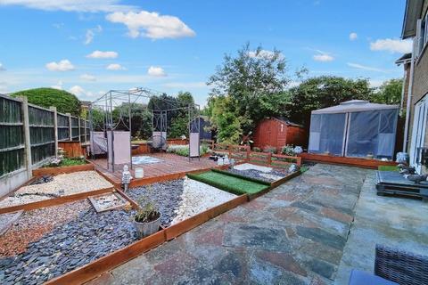 19 Aintree Drive, Spalding, PE11 3BT