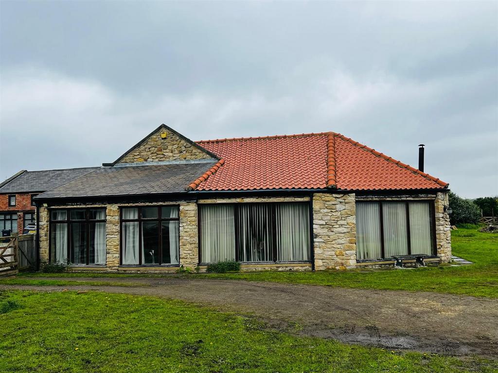 Wardley Lane, Wardley, Gateshead 4 bed equestrian property for sale £