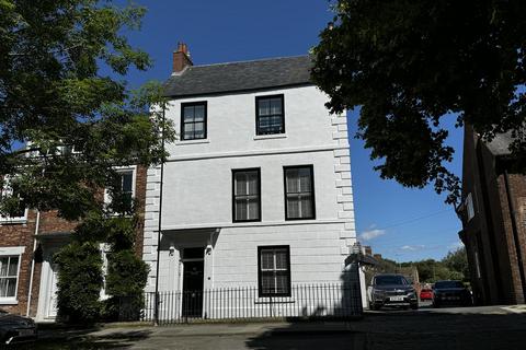 4 bedroom end of terrace house for sale, Gilesgate, Durham