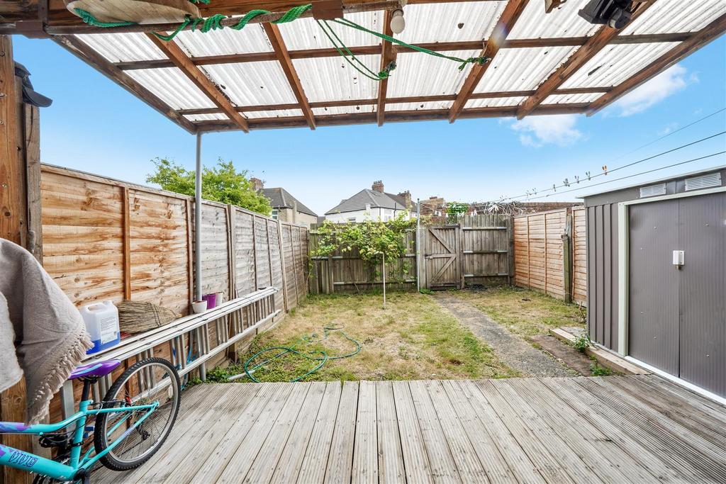 8 Stainby Road - XOz1j Dl6 ZYDlmq ZBVu24.jpg