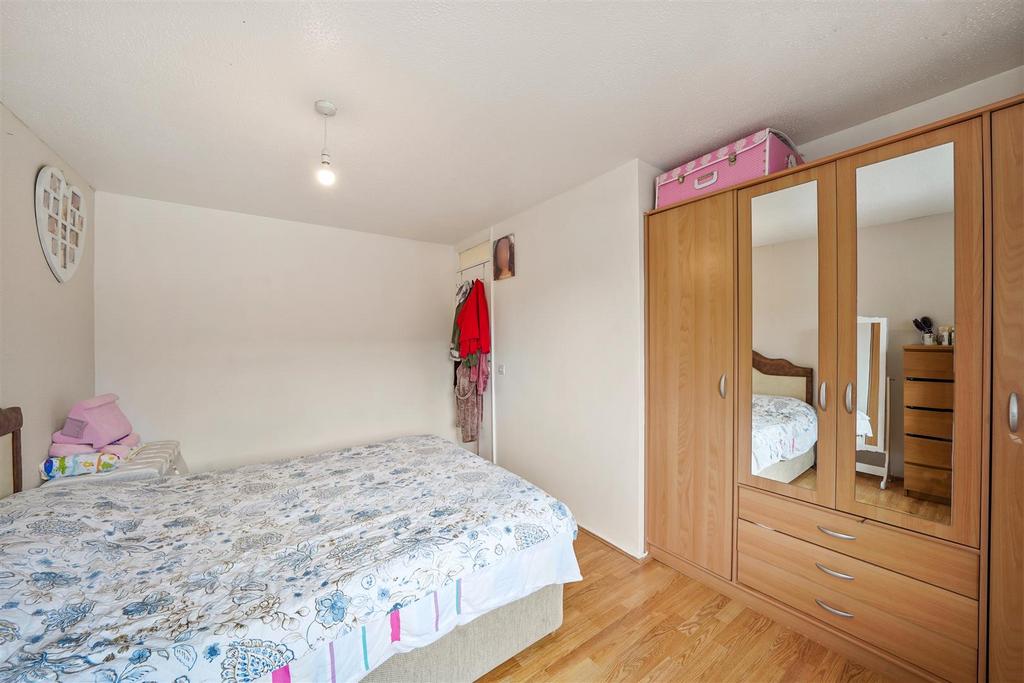 8 Stainby Road - yt0 Qar7 Ok M9 Ue L8g U1 RC.jpg