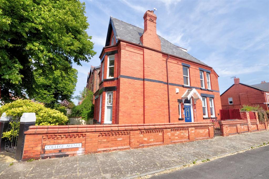 College Avenue, Liverpool L23 5 bed detached house for sale £585,000