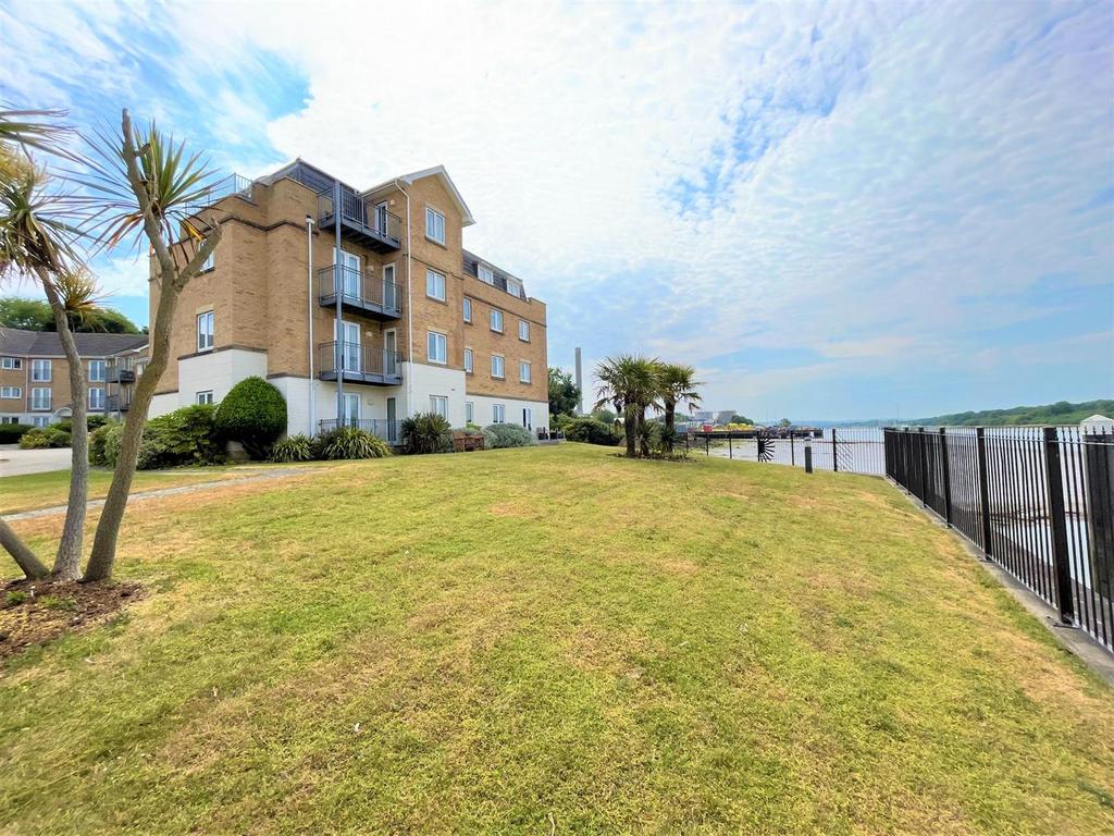 Medina View, East Cowes 2 bed property for sale £209,950