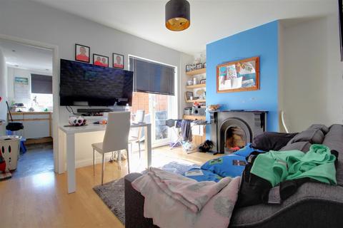 187 Stroud Road, Gloucester, GL1 5JT