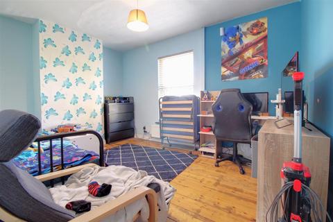 187 Stroud Road, Gloucester, GL1 5JT