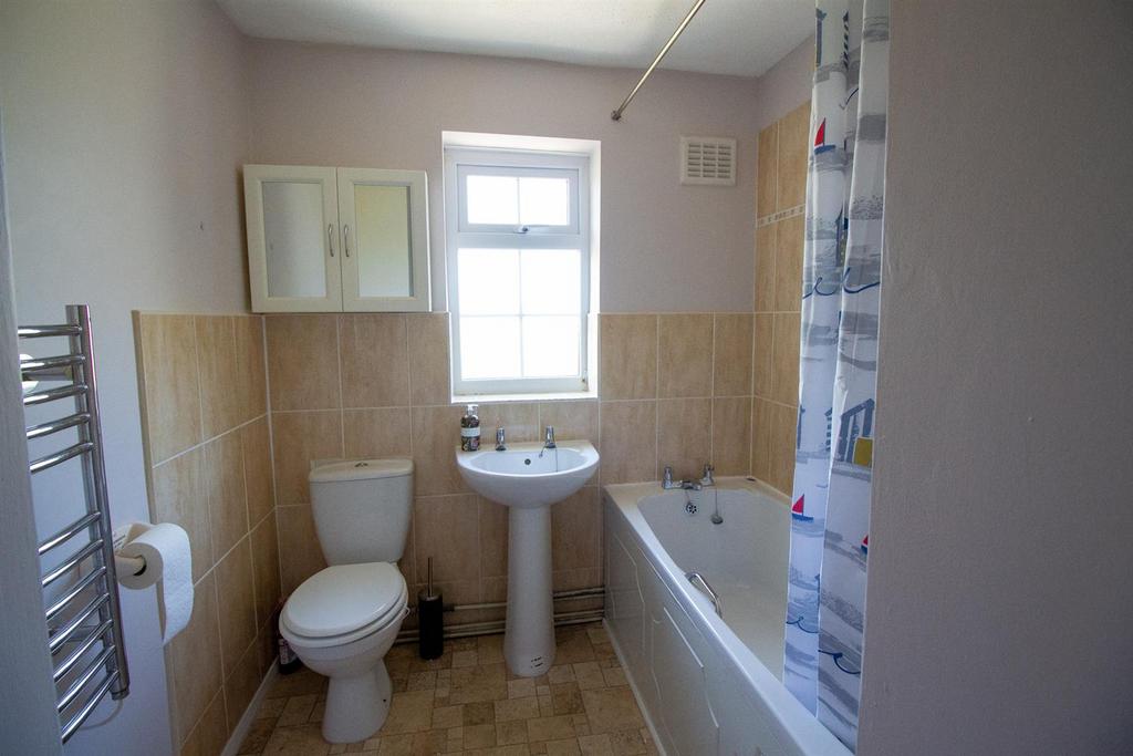 24 Hazelgrove -Bathroom.jpg