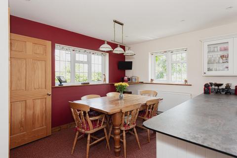 31 Hamilton Close, Epsom, KT19 8RG