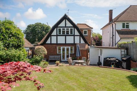 31 Hamilton Close, Epsom, KT19 8RG