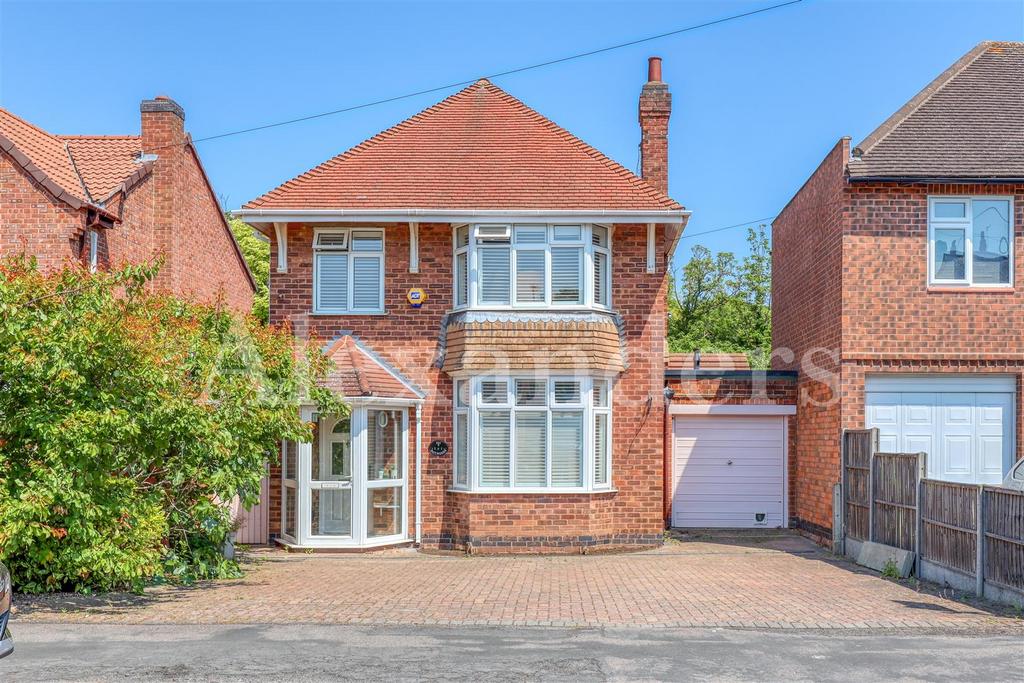 Outwoods Drive, Loughborough 3 bed detached house £410,000