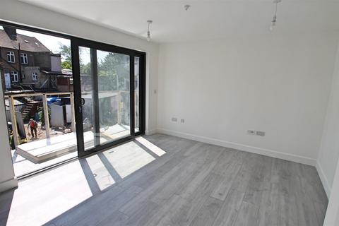 1 bedroom flat for sale, Ye Corner, Watford WD19