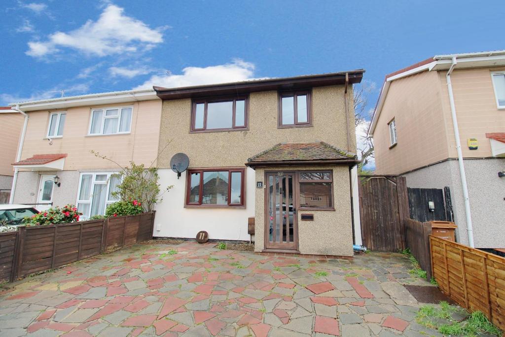 Halcot Avenue, South Bexleyheath, Kent, DA6 7QE 3 bed semidetached