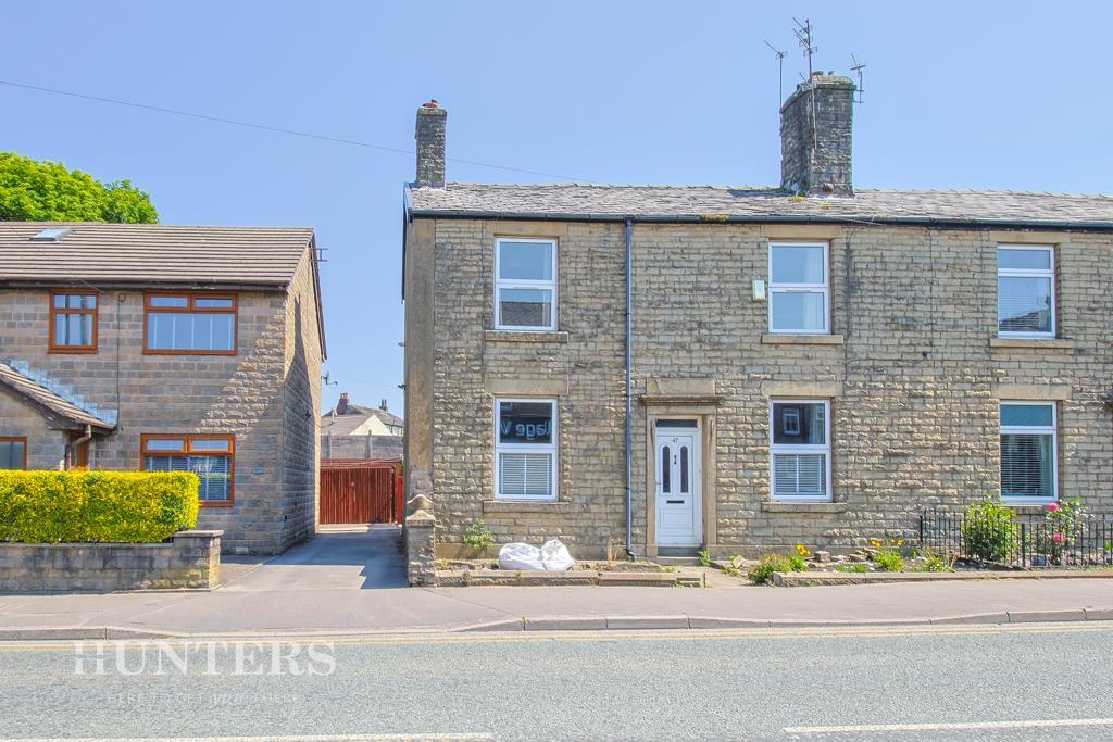 Newhey Road, Milnrow, OL16 3NP 3 bed semidetached house for sale £