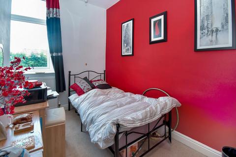 21 Ashgrove, Greengates, Bradford, BD10 0BP