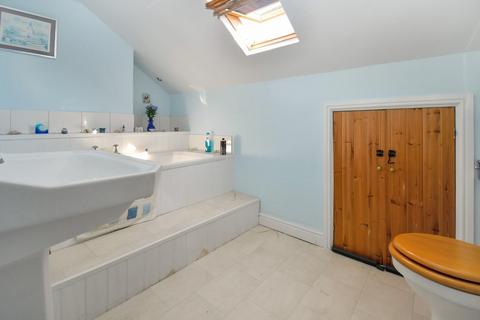 21 Ashgrove, Greengates, Bradford, BD10 0BP