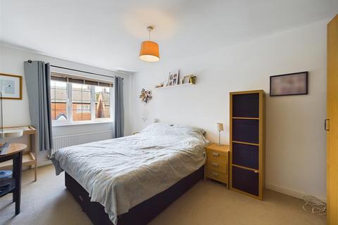 25 Deleval Crescent, Shiremoor, Newcastle Upon Tyne, NE27 0FA