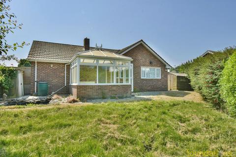 2 bedroom detached bungalow for sale - The Glades, Bexhill-on-Sea, TN40