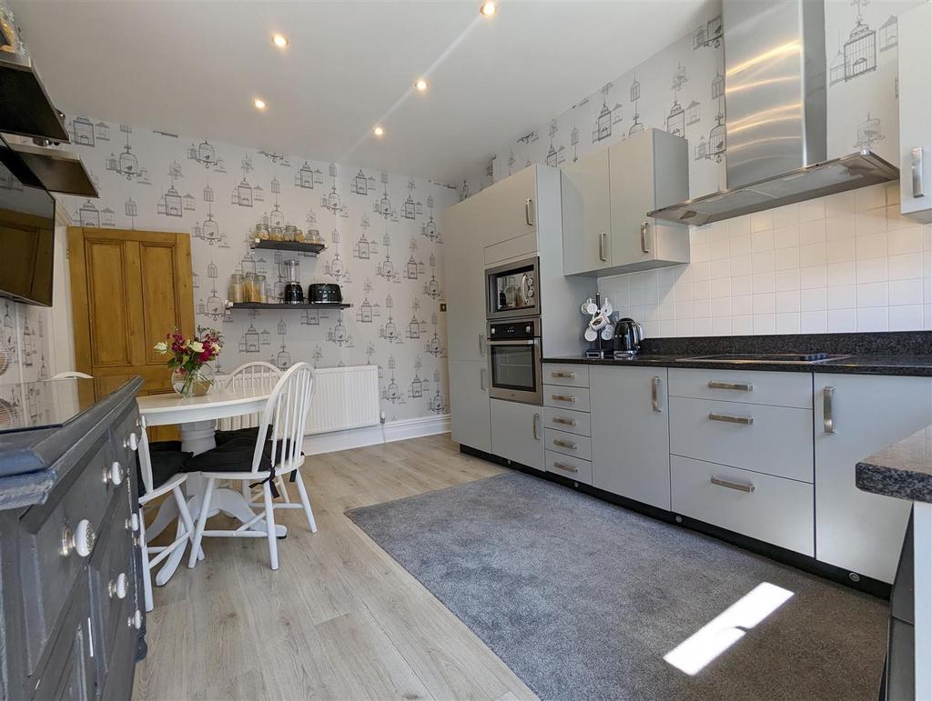 Dining kitchen