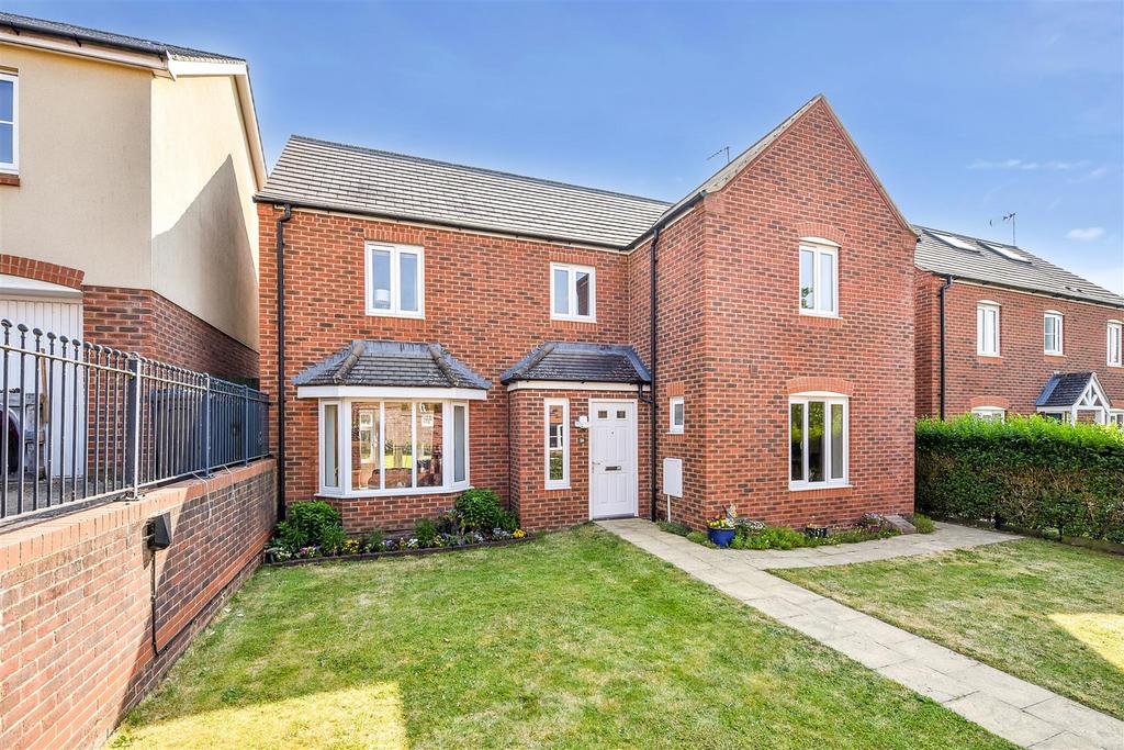 Hedgerow Walk, Andover 4 bed detached house for sale £425,000