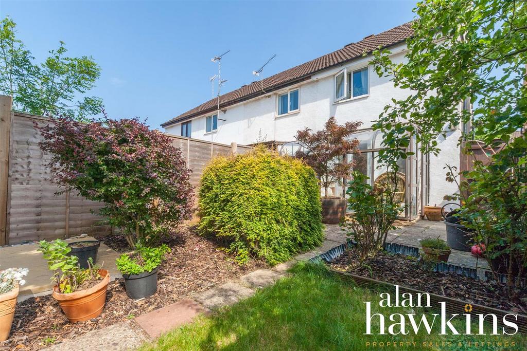 Westbury Park, Royal Wootton Bassett SN4 7 2 bed end of terrace house