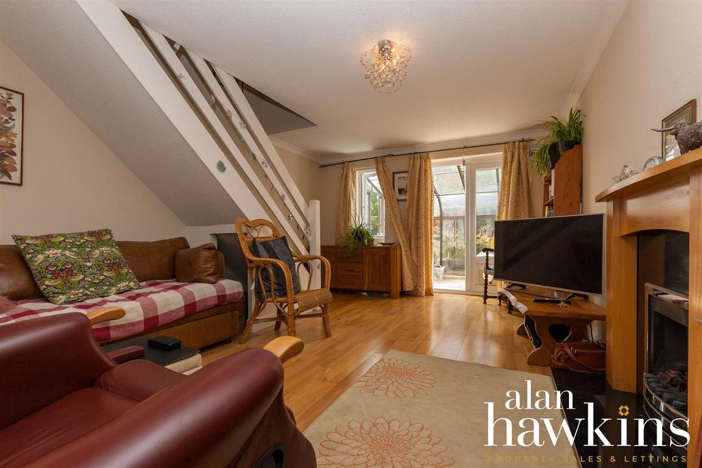 Westbury Park, Royal Wootton Bassett SN4 7 2 bed end of terrace house