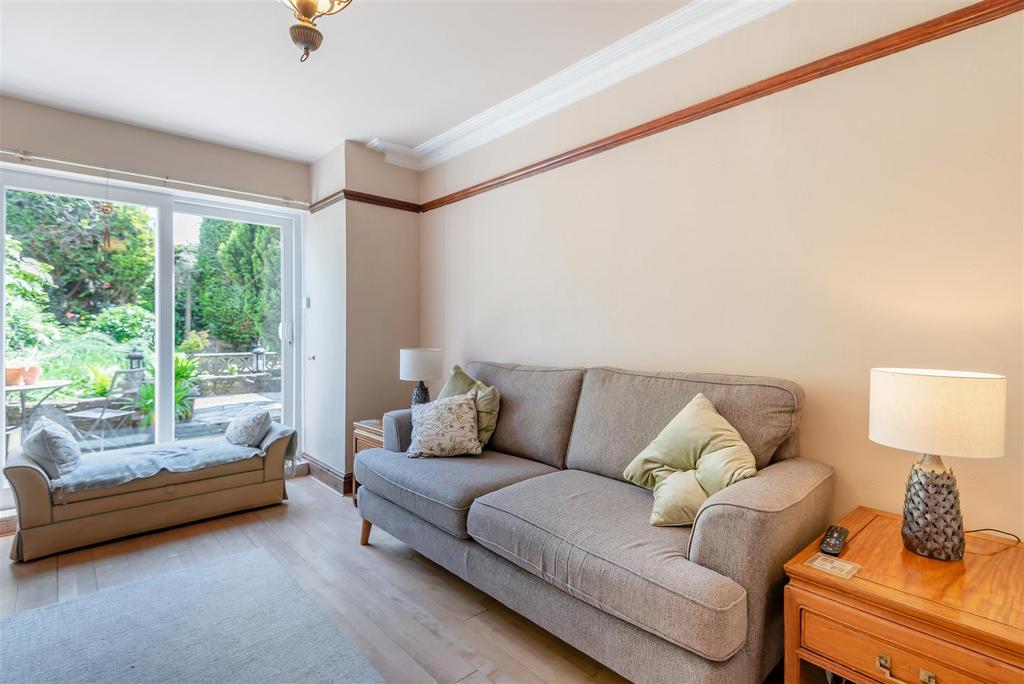 8557286-interior24.jpg