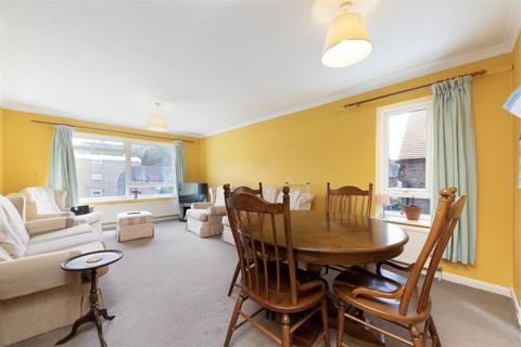 2 bedroom flat for sale, Cambalt Road, London
