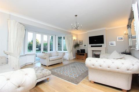 64 Higher Drive, Banstead, SM7 1PQ