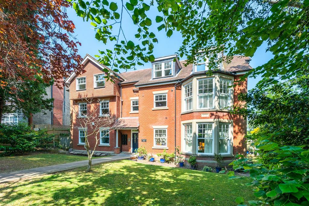 Durham Avenue, Bromley, BR2 2 bed apartment for sale £450,000