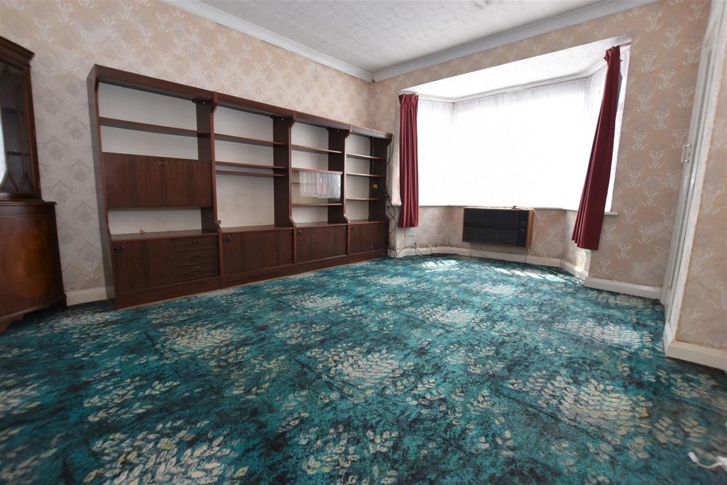 North Road, Withernsea 2 bed semidetached house £100,000