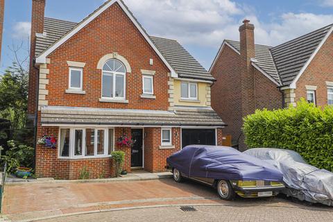 4 bedroom detached house for sale, Hull Close, West Cheshunt,