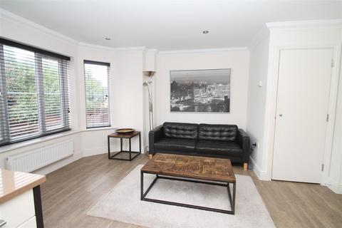 1 bedroom flat to rent, Bayswater Close, Palmers Green, N13