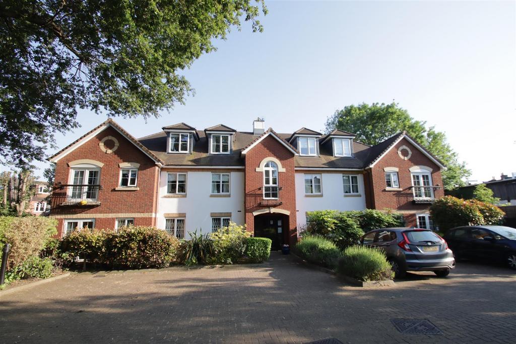 Pegasus Court, Winchmore Hill N21 2 bed flat for sale £320,000
