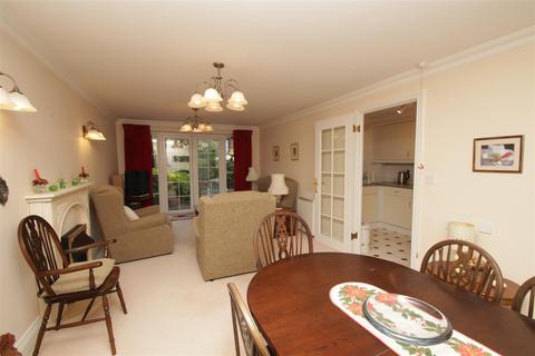 2 bedroom flat for sale, Pegasus Court, Winchmore Hill N21