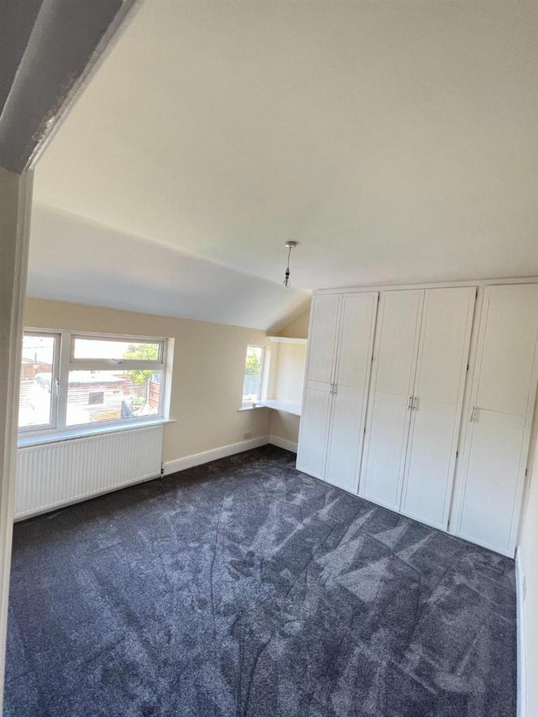 Front Bedroom.jpeg