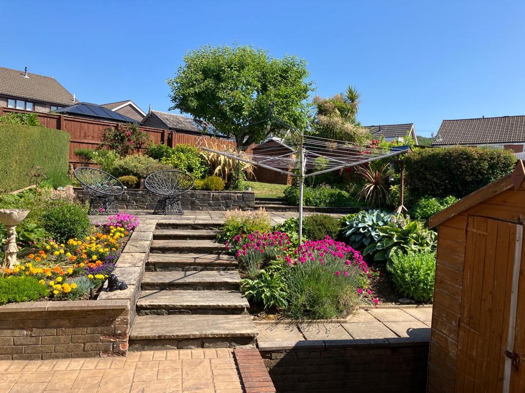 Heol Yr Eryr, Parc Gwernfadog, Morriston, Swansea 3 bed semidetached